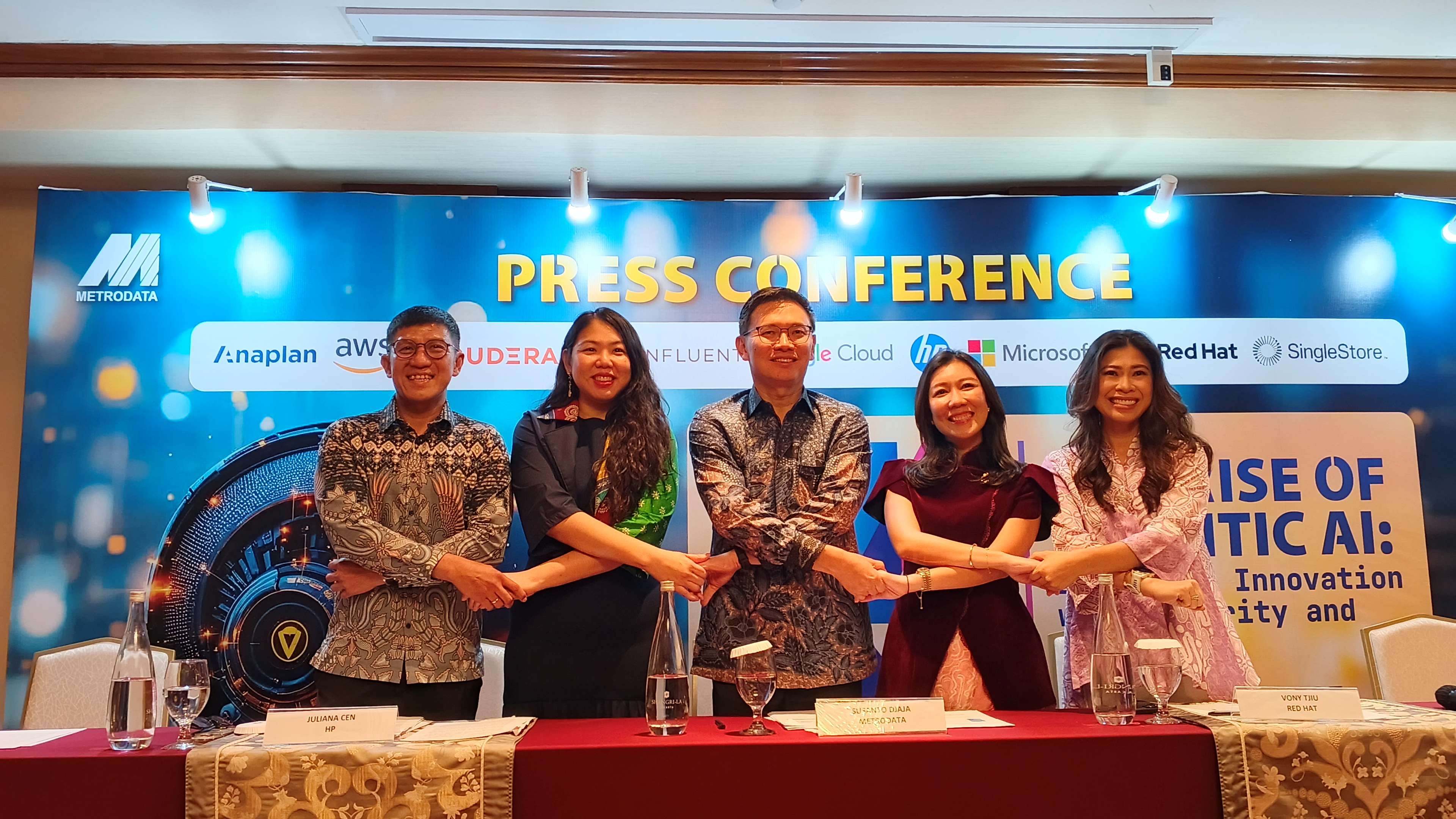 Metrodata Tancap Gas AI! Luncurkan Megarock Bareng AWS