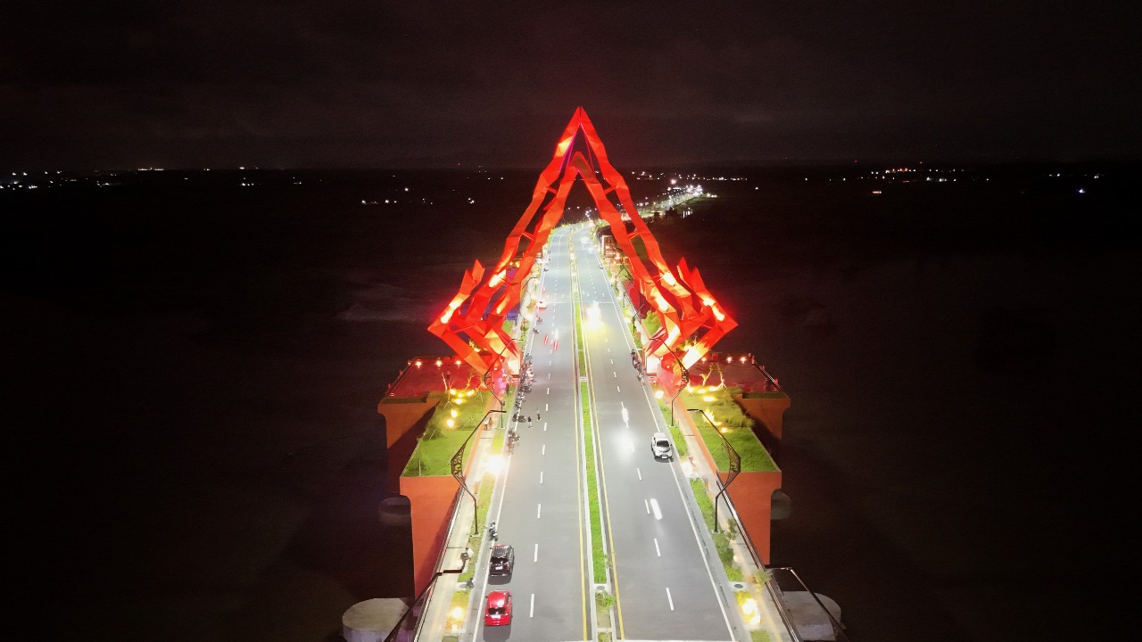 SIG Suplai 10.000 Ton Semen ke Proyek Jembatan Kabanaran