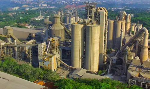 SMCB Raup Pendapatan Melonjak10,63%, Laba Ikut Naik Jadi Rp278M