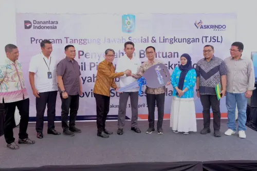 Langkah Nyata Wujudkan Pendidikan Berkualitas, Askrindo Hadirkan Mobil Pintar di Soppeng
