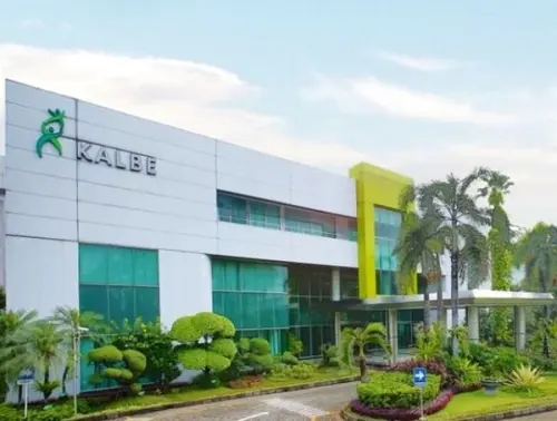 KLBF Catat Penjualan Tumbuh 14%, Tapi Laba Drop 3% di Semester I