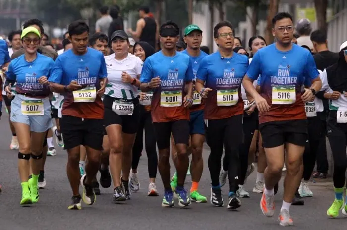 Menkes Budi dan Direksi BTN Jadi Guide Runner Pelari Disabilitas di 5K BTN JAKIM 2026