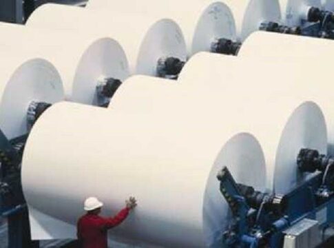 Salah satu kegiatan usaha di pabrik kertas TKIM