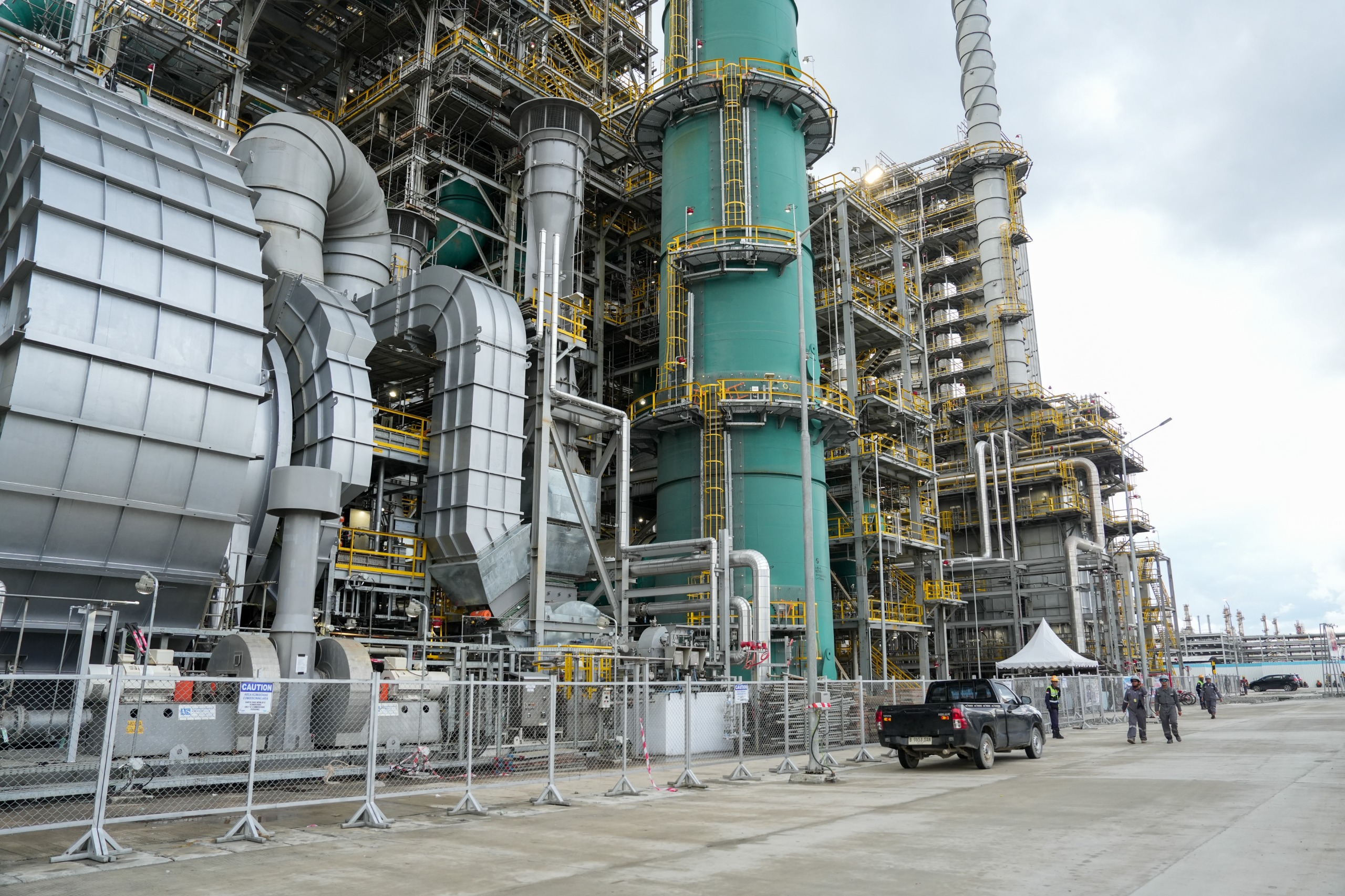 Perkuat Hilirisasi Energi, SIG Suplai Semen untuk Kilang RDMP Balikpapan